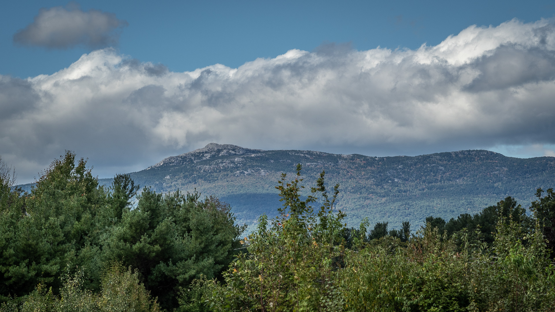 Mount Monadnock as seen from the runway Mount Monadnock as seen from the runway