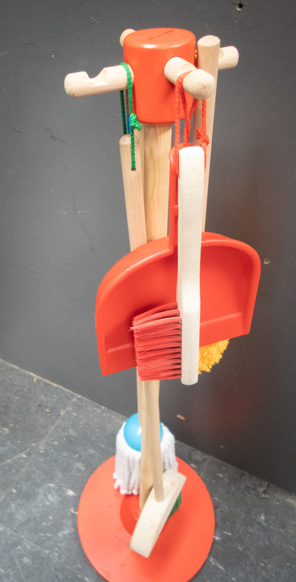 Melissa & Doug Let's Play House Dust! Sweep! Mop! 6-Piece Pretend Play Set