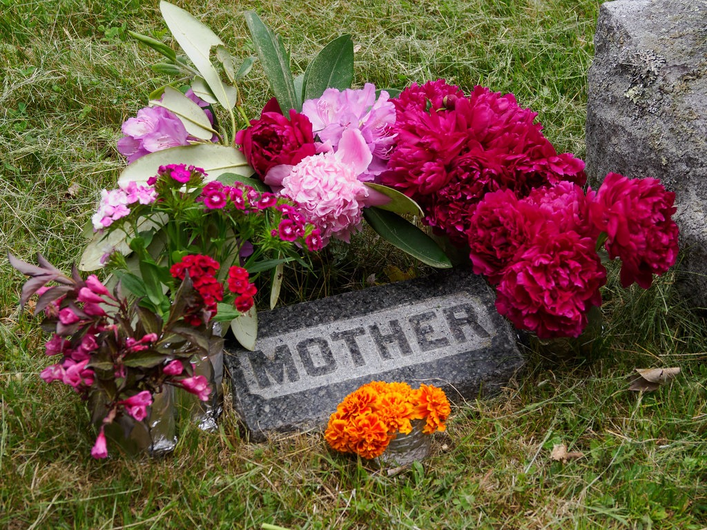 Maggie Roger Gravesite Margaret Neil Roger gravesite