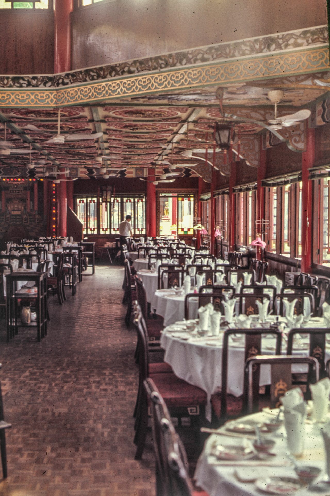 Interior photo of the Tai Pak floating restaurant in Aberdeen, HK
